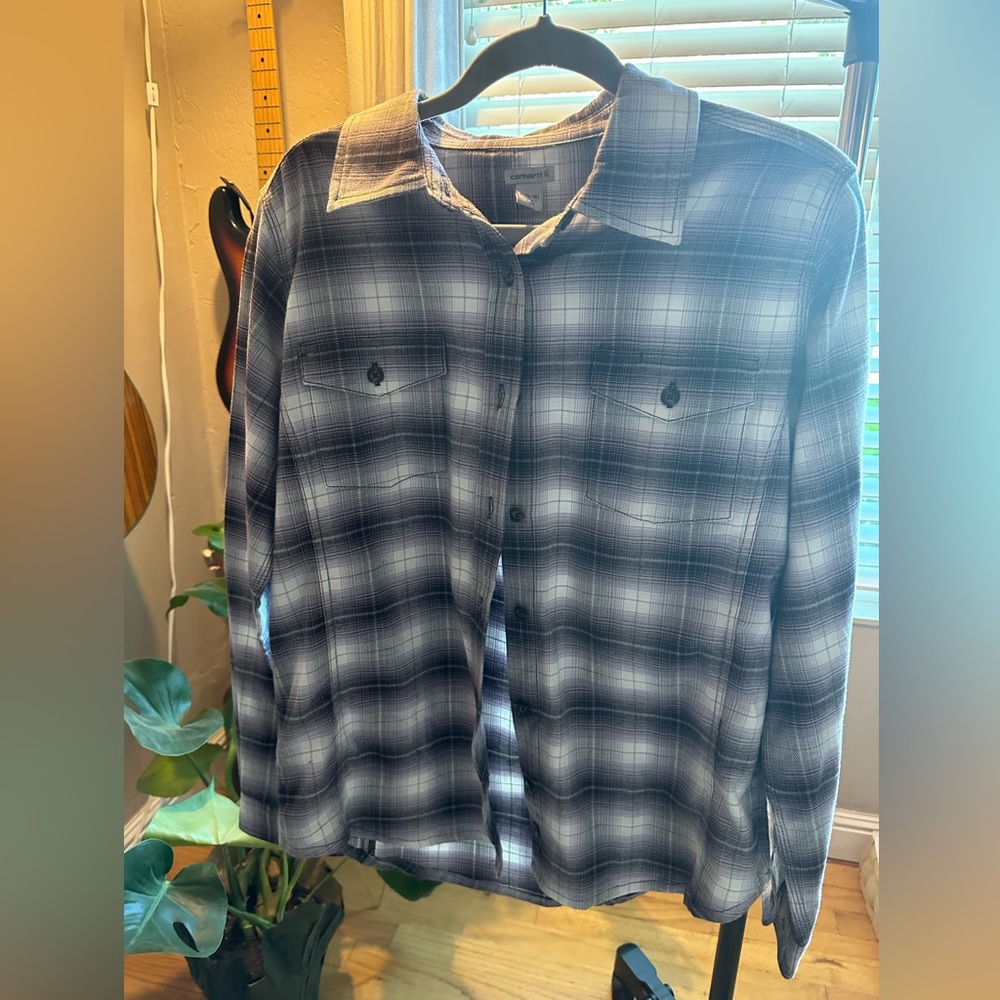 Women’s carharrt flannel purple size Large